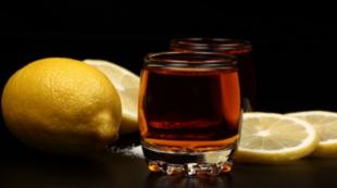 Jak zrobić prawdziwy markowy koniak w domu z wódki, alkoholu, bimbru: najlepsze przepisy