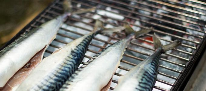 How many calories are in baked mackerel?